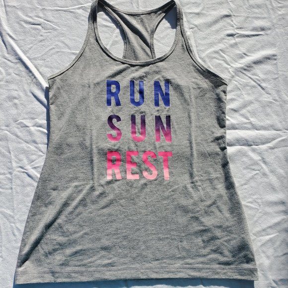 Gap Fit gray tank tops size medium, bundle 2 total items - Picture 2 of 11